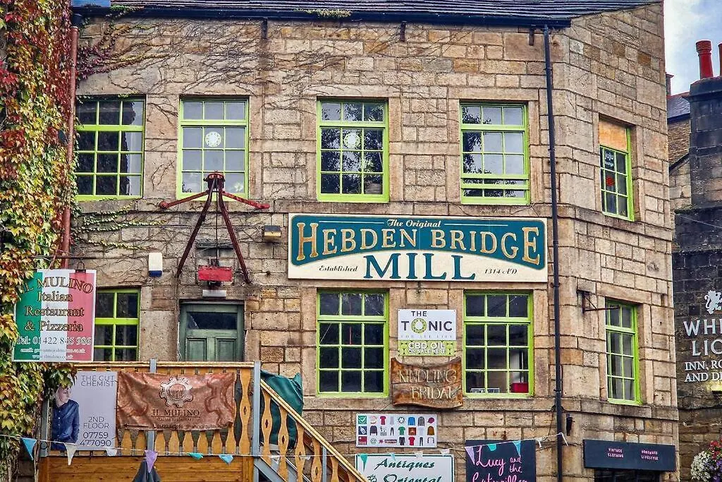 Apple Cottage: 19Th Century Charm In Calder Valley Luddendenfoot 0*,