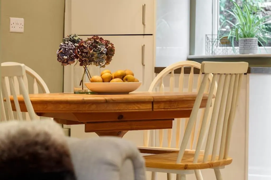 Holiday home Apple Cottage: 19Th Century Charm In Calder Valley Luddendenfoot United Kingdom