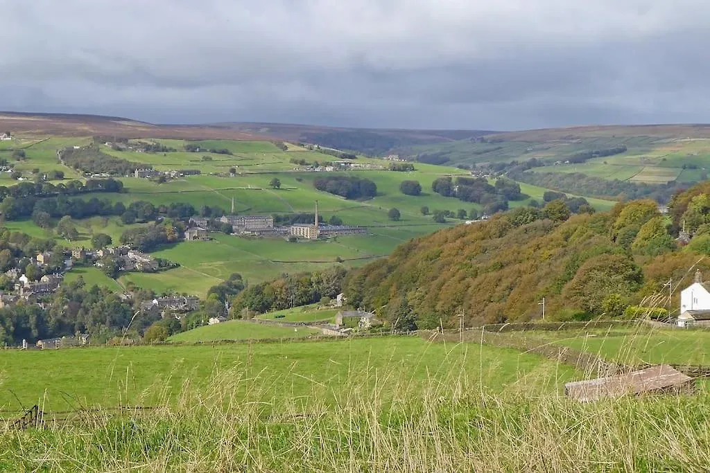 Apple Cottage: 19Th Century Charm In Calder Valley Luddendenfoot Holiday home