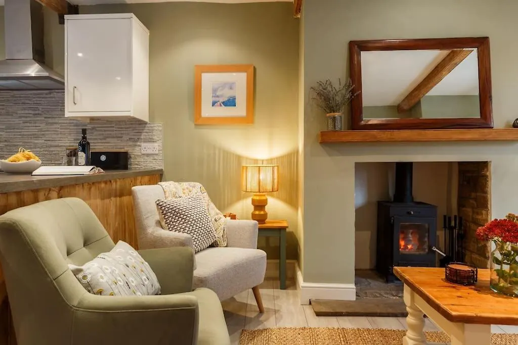 Apple Cottage: 19Th Century Charm In Calder Valley Luddendenfoot 0*,  United Kingdom